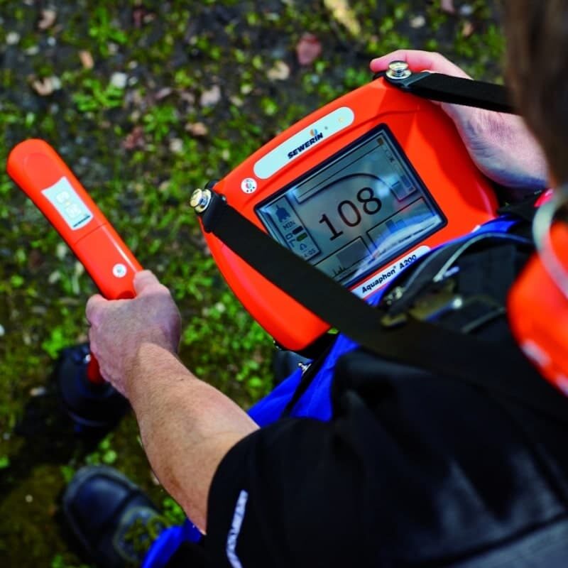 Aquaphon-A-200-Geofono-professionale-con-asta-dal-design-ergonomico-e-sistema-di-trasporto-con-cinghie-regolabili-per-lavorare-senza-stancarsi-e-senza-affaticare-la-schiena